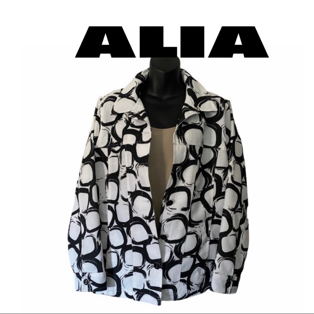 ALIA BLACK &WHITE COAT